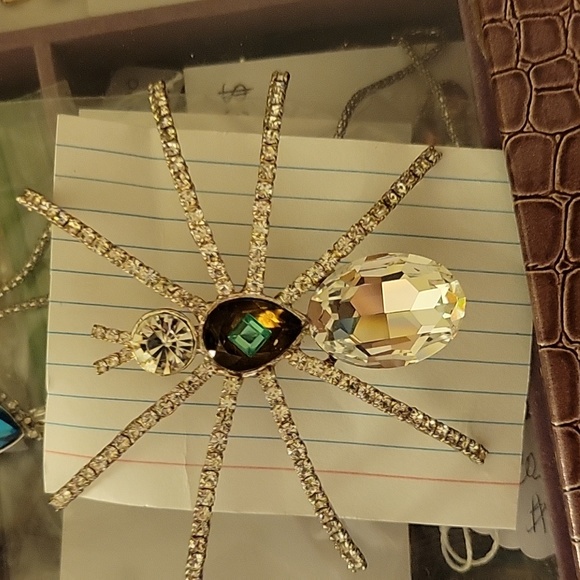 Vintage spider pin - Picture 2 of 3